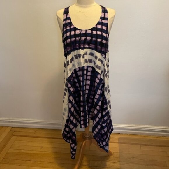 BCBGMaxAzria Runway sleeveless dress with handkerchief hem in 100% silk print - Picture 1 of 7